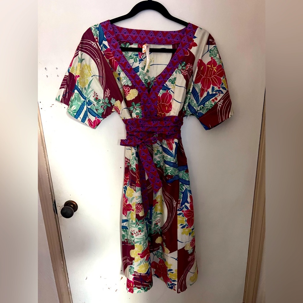 Short sleeved midi dress